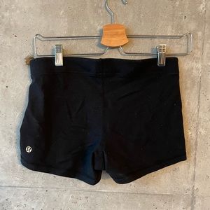 Lululemon Boogie shorts (size 6, black)
